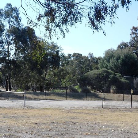 Magdala Motor Lodge & Lakeside Restaurant Stawell Exterior foto